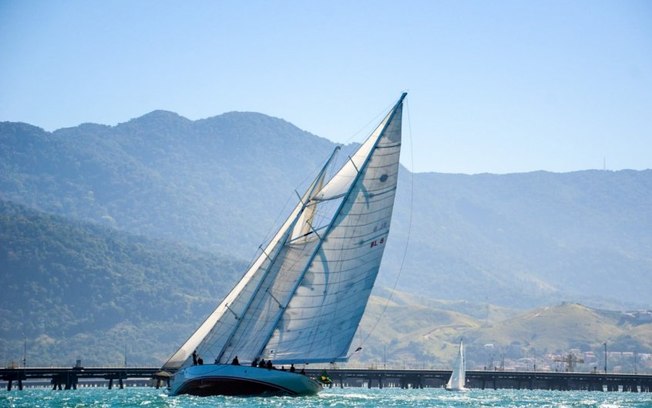 Flotilha de barcos Clássicos vem em peso e desfilará tradição e beleza na 49ª Semana Internacional de Vela de Ilhabela