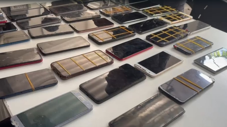Celulares foram descobertos durante atendimento de suposta ocorrência de violência doméstica