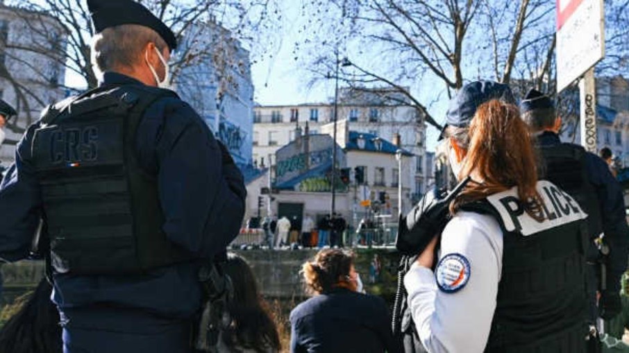 Polícia de Paris descobriu os corpos após denúncia
