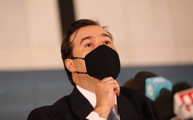 Rodrigo Maia usou suas redes para criticar o ministro.