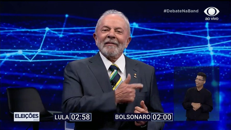 Lula destacou pontos de seu governo, como economia e combate à fome