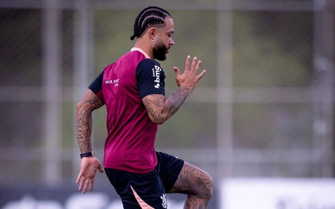 Memphis Depay durante treinamento do Corinthians na temporada Memphis Depay durante treinamento do Corinthians na temporada
