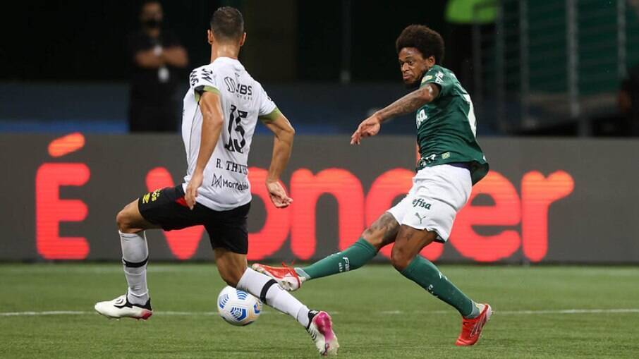 Luiz Adriano marcou na vitória do Palmeiras sobre o Sport