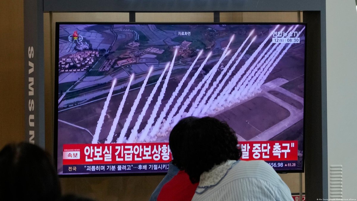 Coreia do Norte lança dois mísseis balísticos ao mar