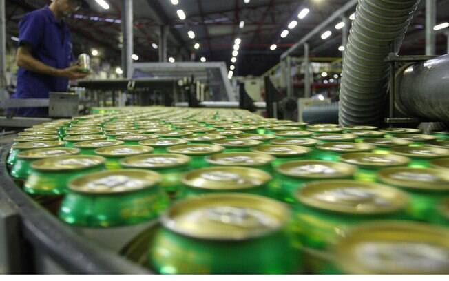No ano, o volume de cerveja vendido no Brasil cresceu 3,2%, alcançando 80,3 milhões de hectolitros
