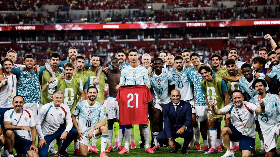 Elenco de Portugal se reúne em homenagem para Diogo Jota