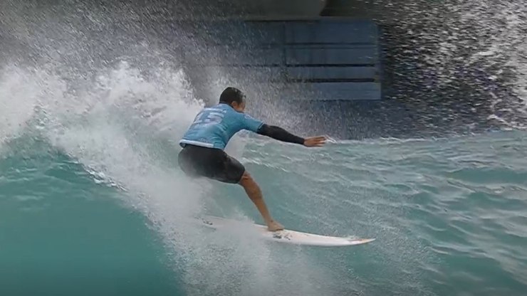 Surfe: saiba como são produzidas as ondas na piscina artificial que voltou a consagrar brasileiro