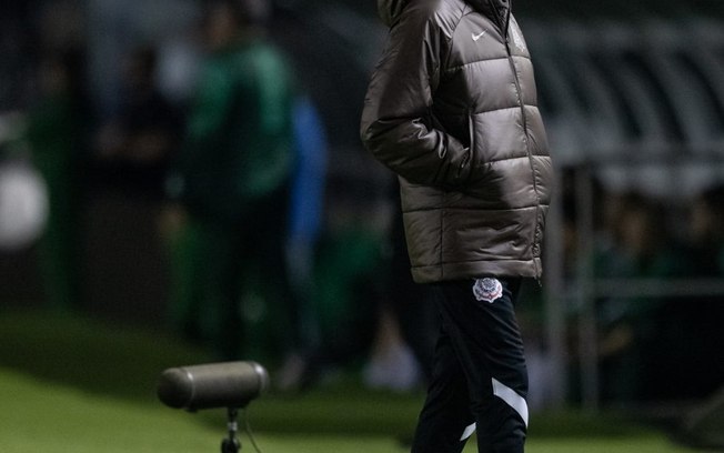 Técnico do Corinthians ressalta que prioridade é o Brasileirão