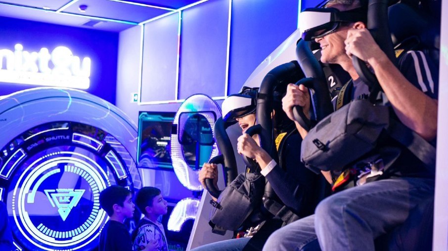 Espaço de realidade virtual no Hopi Hari contará com simuladores de última geração Espaço de realidade virtual no Hopi Hari contará com simuladores de última geração
