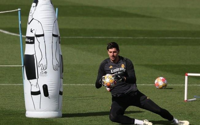 O goleiro belga do Real Madrid, Thibaut Courtois, durante um treino na Ciudad Real Madrid, em Valdebebas, nos arredores de Madri, em 5 de março de 2024.