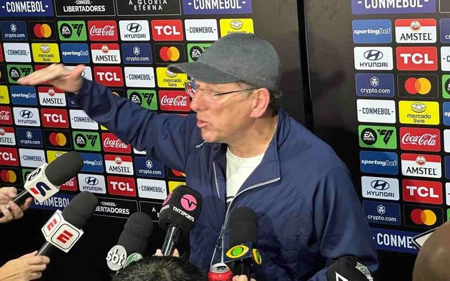 John Textor, dono da SAF do Botafogo, vem se envolvendo em polêmicas John Textor, dono da SAF do Botafogo, vem se envolvendo em polêmicas