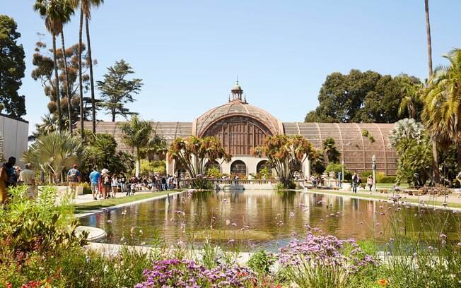 Balboa Park, complexo que reúne jardins, diversos museus e o San Diego Zoo, com mais de 650 espécies de animais