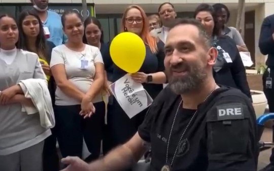 VÍDEO: Delegado baleado em operação no RJ recebe alta hospitalar