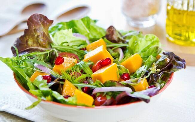 Segundo Malu, manga é uma fruta que combina com salada de folhas verdes