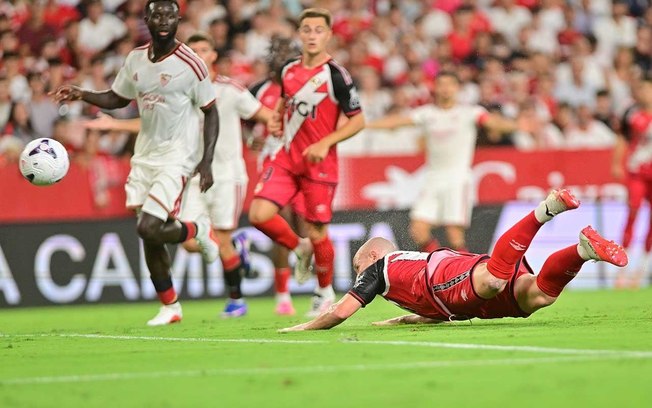 Sevilla vence Rayo Vallecano de virada Sevilla vence Rayo Vallecano de virada
