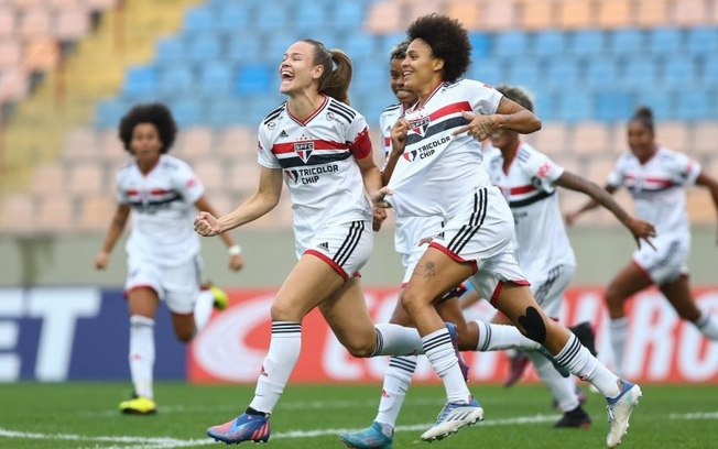 São Paulo vence o Corinthians pelo Campeonato Paulista Feminino e encosta na liderança