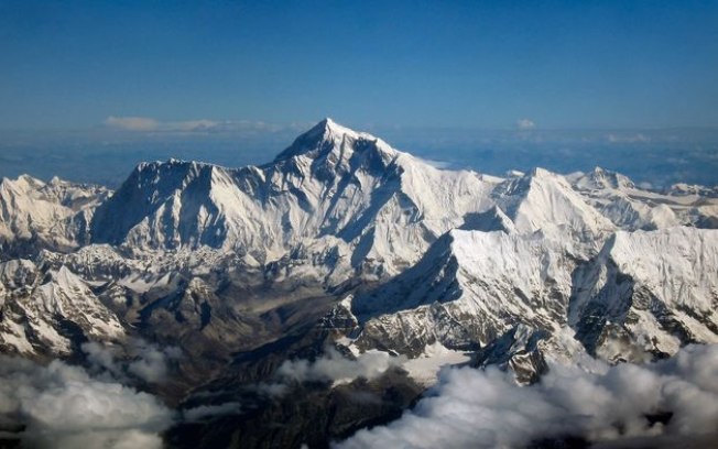 Como fósseis marinhos foram parar no topo do Everest?
