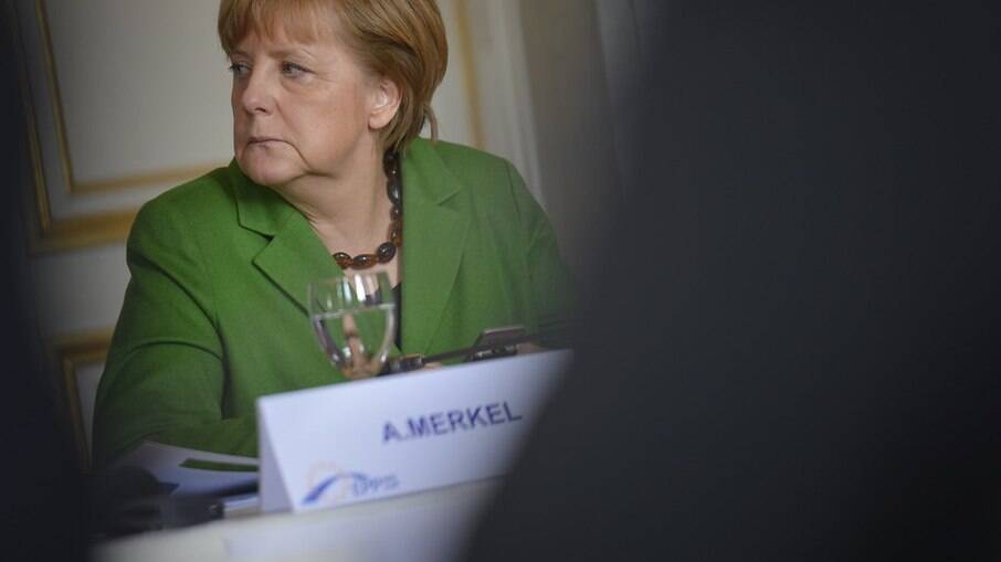 Angela Merkel deixa seu cargo e escolhe três músicas para sua despedida