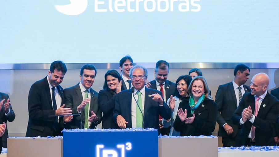 Guedes, Bolsonaro e Sachsida participaram do evento que marcou capitalização da Eletrobras