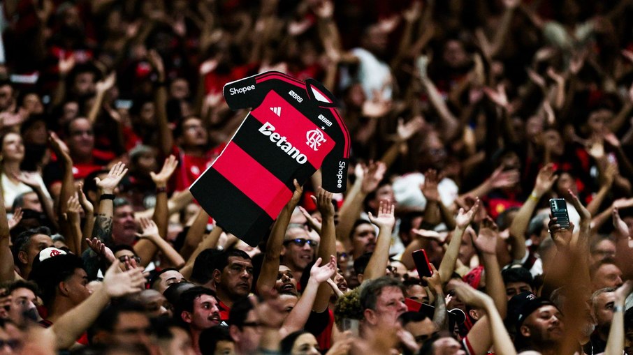Torcida do Flamengo chega ao Maracanã confiante no título