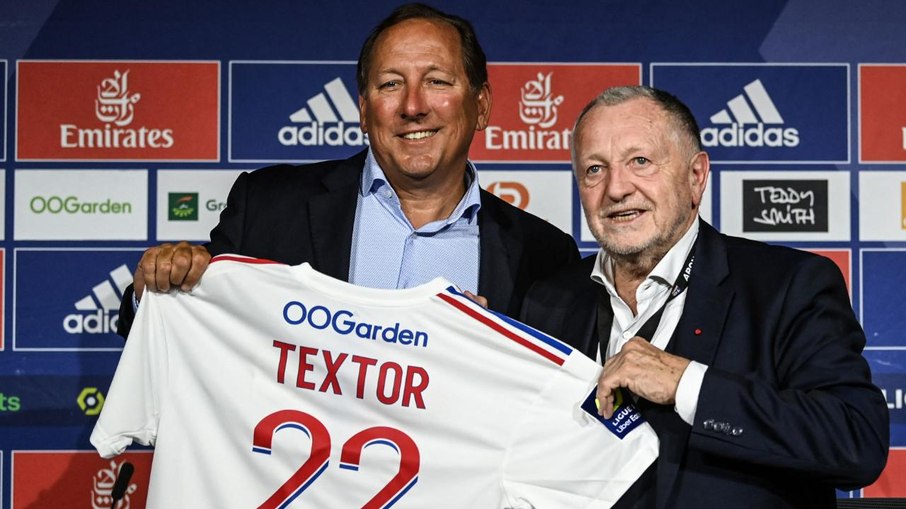 John Textor assume presidência interina do Lyon, da França