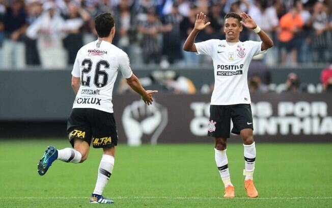 Corinthians venceu o Palmeiras com gol do carrasco Rodriguinho