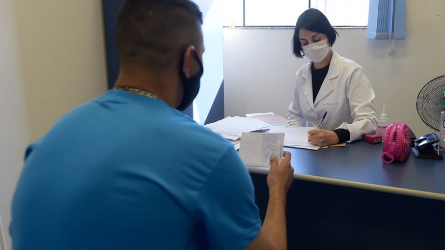As vagas são para médico pediatra urgência e emergência, médico pediatra ambulatorial, médico cardiologista ambulatorial e médico ambulatorial (clínico geral). As vagas são para médico pediatra urgência e emergência, médico pediatra ambulatorial, médico cardiologista ambulatorial e médico ambulatorial (clínico geral).