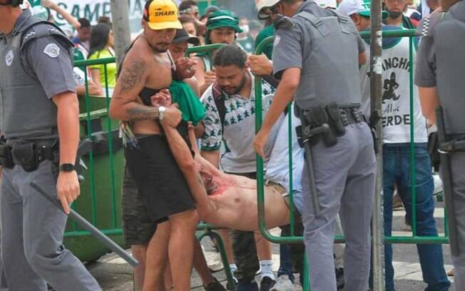 Após derrota no Mundial, briga entre torcedores do Palmeiras termina com um baleado no peito