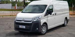 Toyota Hiace coloca a robustez da Hilux no transporte de cargas