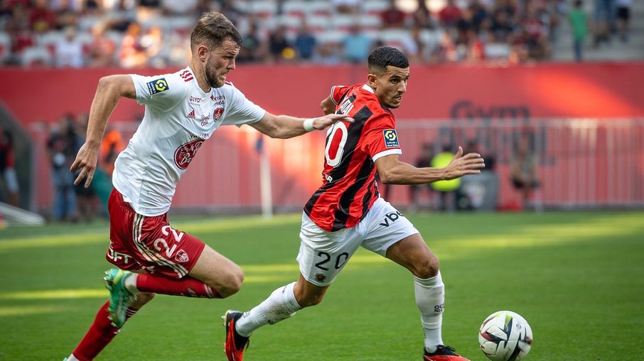 Youcef Atal defende o Nice, da França, desde 2018