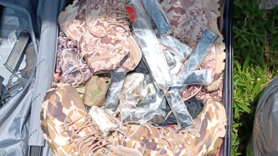 acessórios táticos camuflados