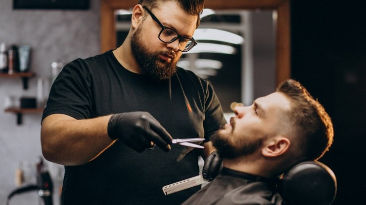 Curso%20faz%20sucesso%20e%20certifica%20mais%20de%2017%20mil%20barbeiros%20no%20Brasil