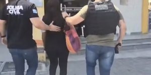 Mulher é presa suspeita de mandar envenenar o pai com feijoada