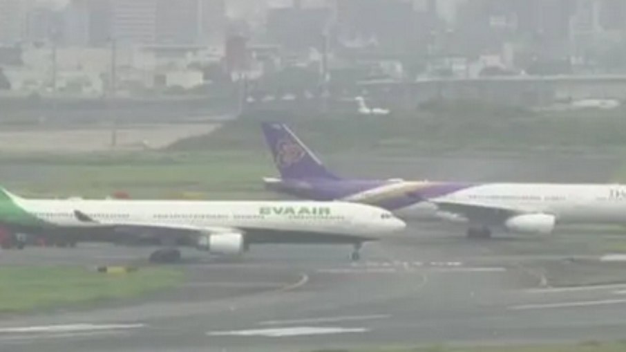 Aviões que colidiram no aeroporto de Tóquio