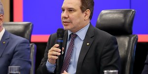 Ministro da Justiça anuncia ofensiva contra o crime organizado