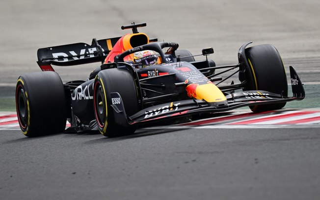 Verstappen fatura GP da Hungria mesmo após largar em 10º