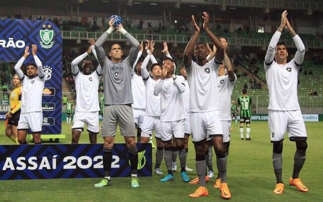 Botafogo busca solucionar problemas na criação e encontrar equilíbrio no meio para sequência do ano