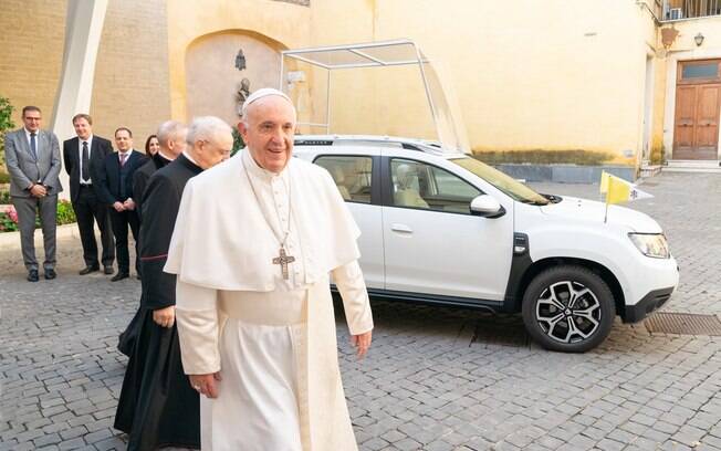 O Papa Francisco estabeleceu uma rotina bem mais modesta no Vaticano quando o assunto é papamóvel