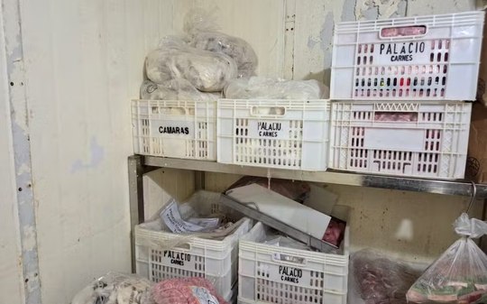 Carne podre "maquiada" com química é apreendida no interior de SP