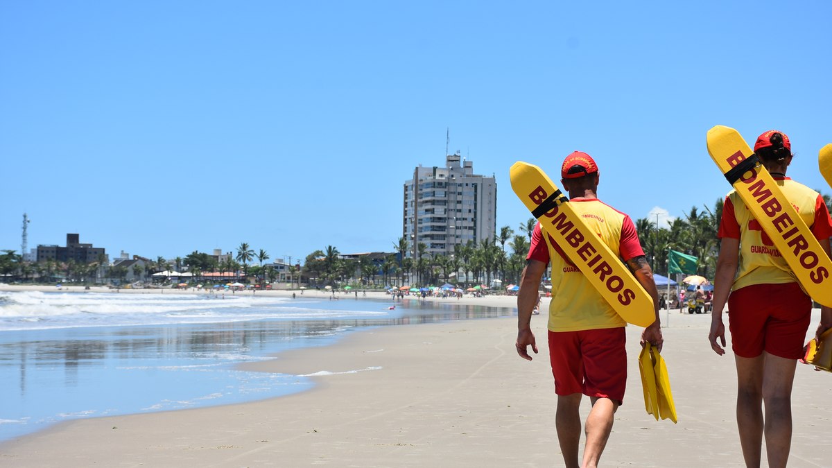Praia
no verão? Aprenda como evitar incidentes no mar