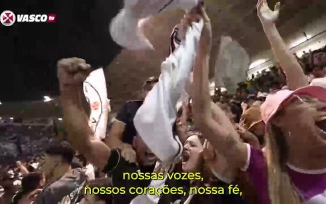 Vasco faz homenagem aos torcedores em retorno à elite do Brasileirão