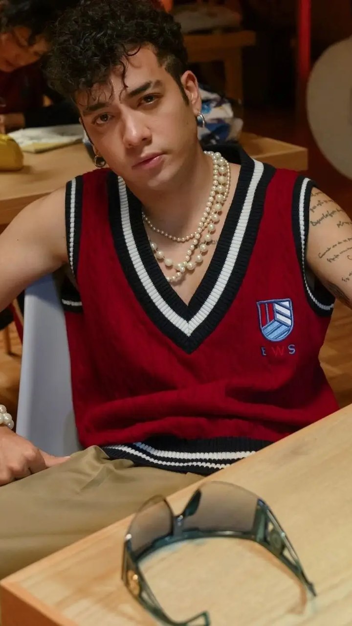 Saiba Quem Saak Cantor Que Interpreta Okane Em Rebelde 