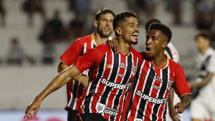 São Paulo vence a rebaixada Ponte Preta e confirma ida às quartas