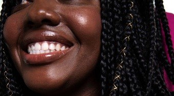 Fábrica de fibras para cabelos fortalece trabalho de trancistas