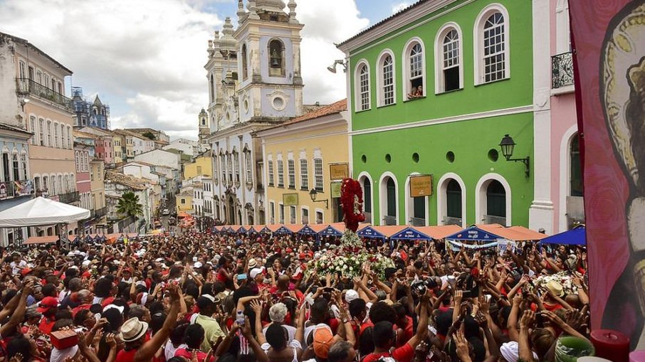Todos os anos, em 4 de dezembro, Salvador celebra Santa Bárbara com missas, procissões e manifestações de religiosidade popular