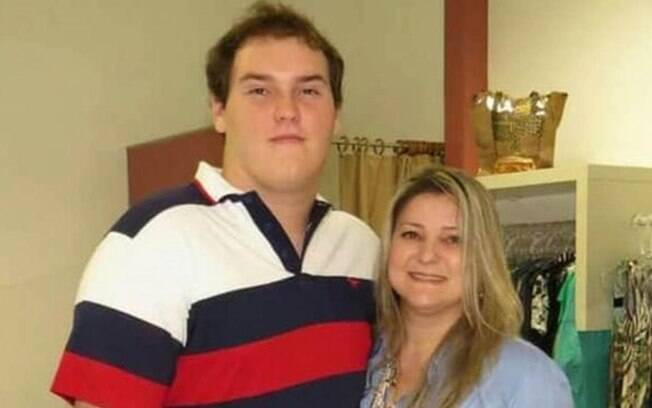 Fernando Gurginski ao lado da mãe, Regiane Marçal: ela relata descobertas que a confortaram após a morte do filho