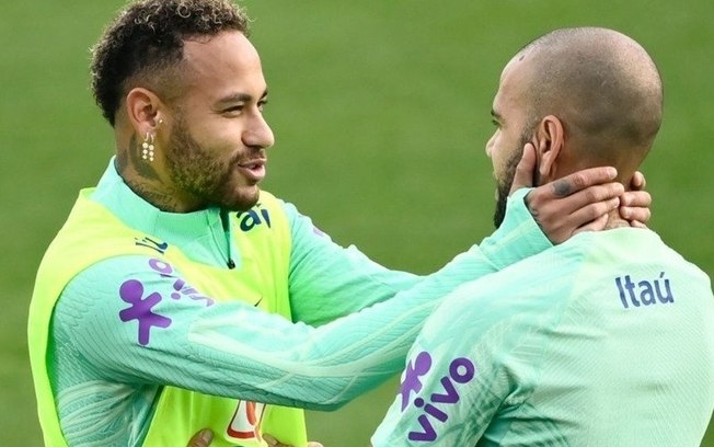 Neymar vai ajudar mais uma vez o amigo Daniel Alves