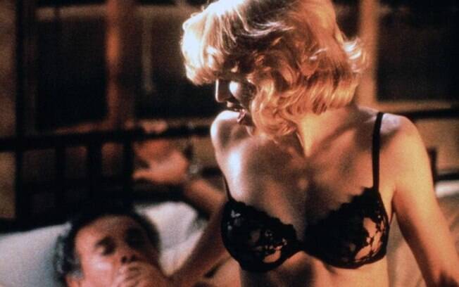 Neste longa, Madonna é suspeita de causar a morte de seu amante por conta de seus fetiches sexuais