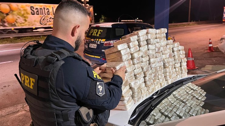 PRF apreende carga de drogas na Dutra avaliada em R$ 2 milhões