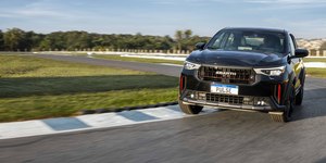 Pulse Abarth 2026 ganha retoques visuais e mais equipamentos
